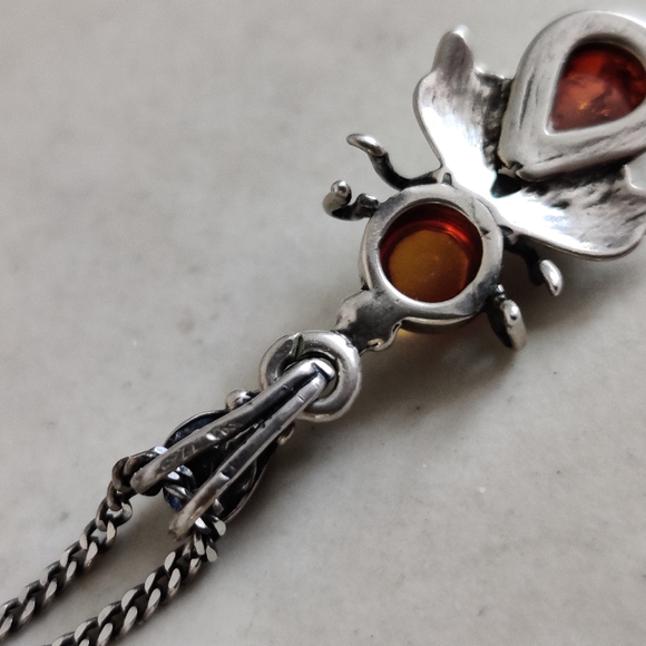 Vintage Baltic Amber Insect / Fly Pendant - Picture 9 of 16